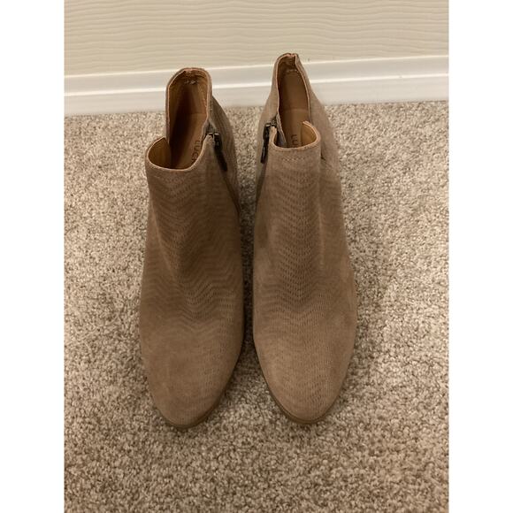 Lucky Brand Parneesa Perforated Tan Suede Stacked Heel Bootie, 8.5 - Picture 3 of 5